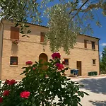 منزل ريفي Casa Il Girasole Con Piscina Nelle Marche