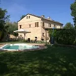 Casa Il Girasole Con Piscina Nelle Marche منزل ريفي