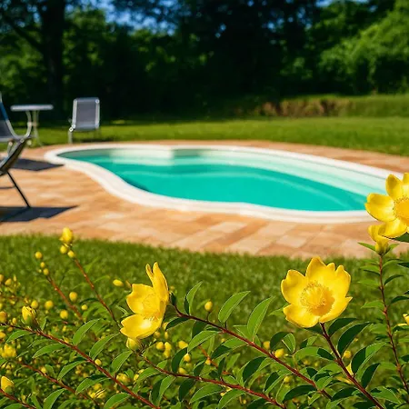 Country house Casa Il Girasole Con Piscina Nelle Marche