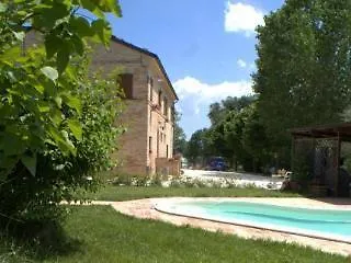 Casa Il Girasole Con Piscina Nelle Marche Lantställe *